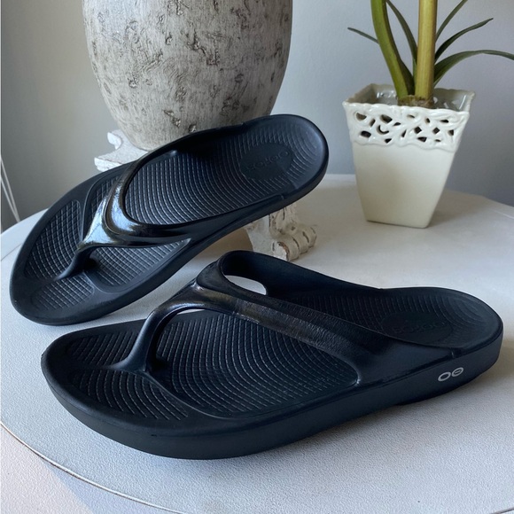 OOFOS Shoes - OOFOOS OOlala Luxe Recovery Flip Flop Thong Sandals Shoes Women 11 Black